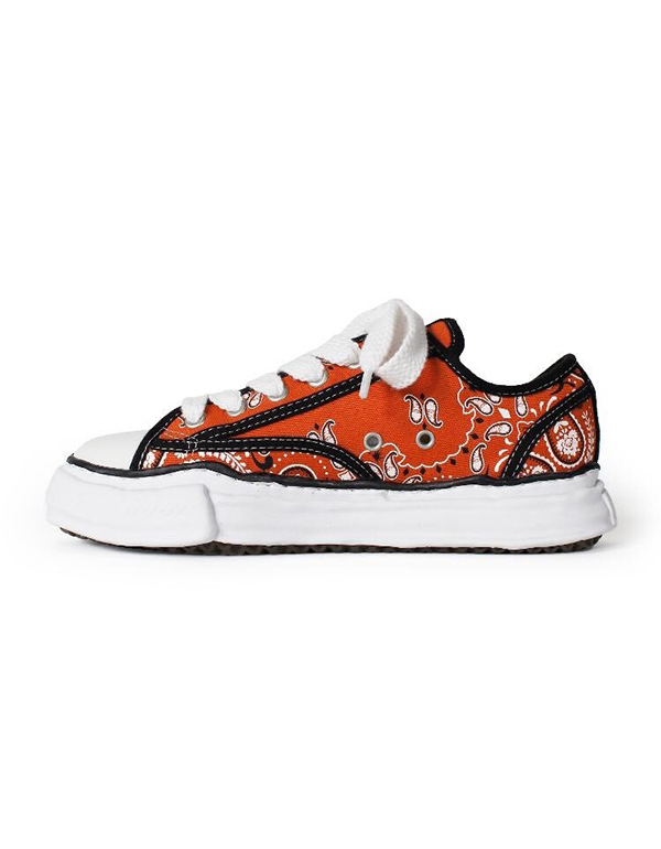 MAISON MIHARA YASUHIRO PETERSON OG SOLE CANVAS BANDANA LOW-TOP SNEAKER ORANGE