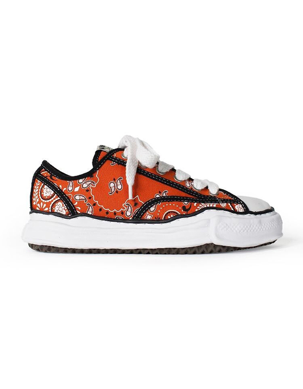 MAISON MIHARA YASUHIRO PETERSON OG SOLE CANVAS BANDANA LOW-TOP SNEAKER ORANGE