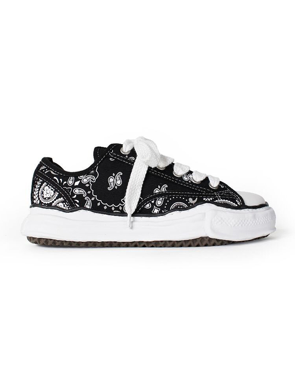 MAISON MIHARA YASUHIRO PETERSON OG SOLE CANVAS BANDANA LOW-TOP SNEAKER BLACK