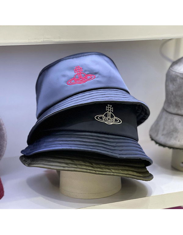 VIVIENNE WESTWOOD LOGO BUCKET HAT