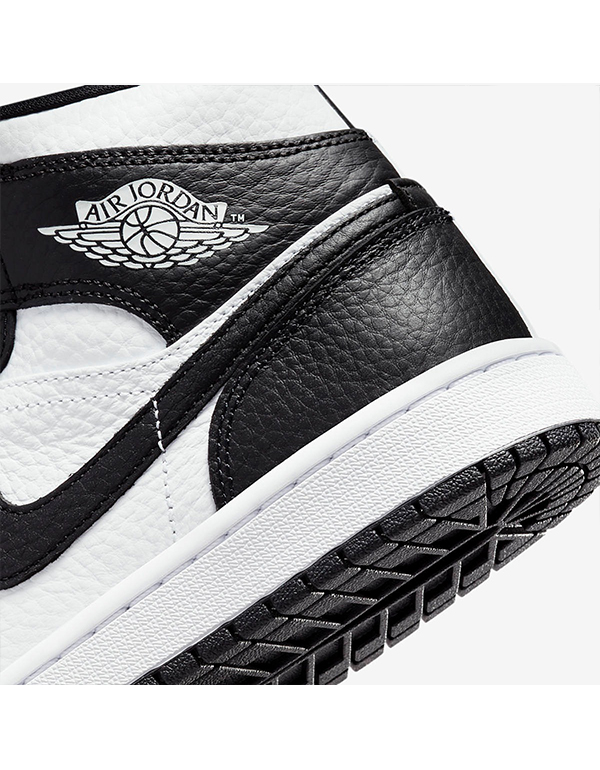 NIKE WMNS AIR JORDAN 1 MID SE HOMAGE WHITE BLACK