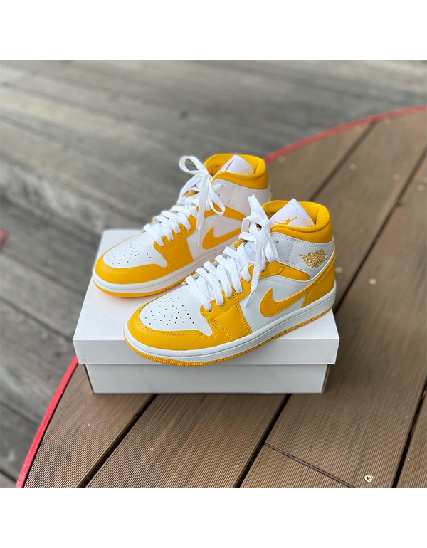 NIKE WMNS AIR JORDAN 1 MID LEMON