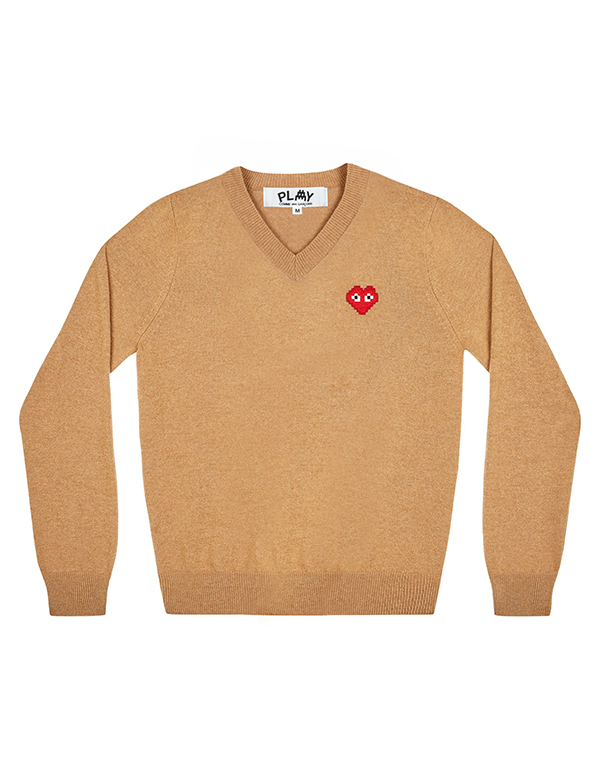 COMME DES GARCONS PLAY INVADER V NECK SWEATER (CAMEL)