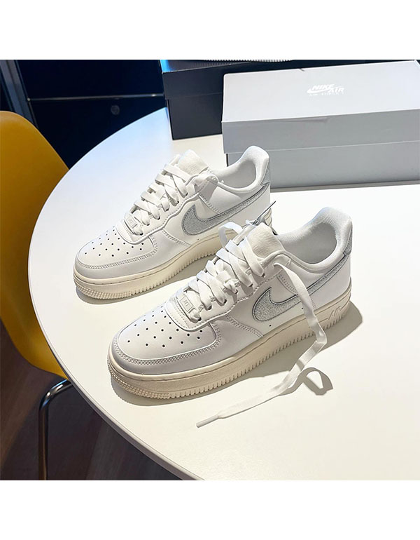 NIKE WMNS AIR FORCE 1 LOW SILVER SWOOSH