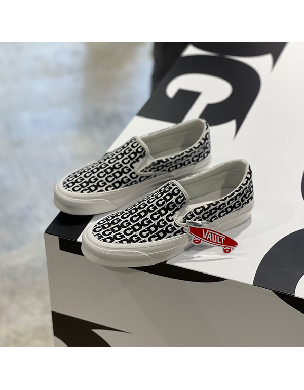 COMME DES GARCONS x VANS SLIP-ON CDG LOGO