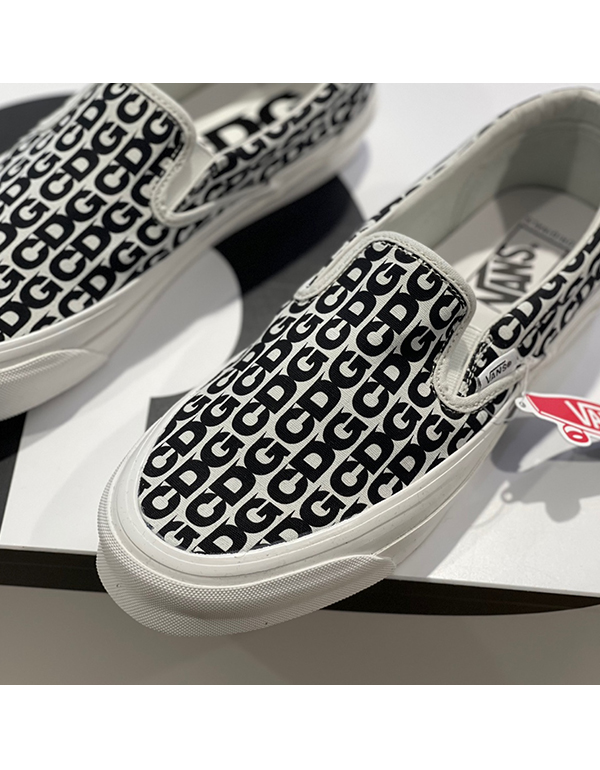 COMME DES GARCONS x VANS SLIP-ON CDG LOGO