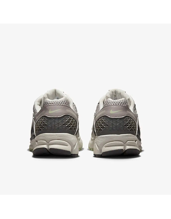 NIKE WMNS ZOOM VOMERO 5 COBBLESTONE