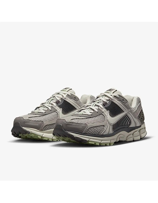 NIKE WMNS ZOOM VOMERO 5 COBBLESTONE