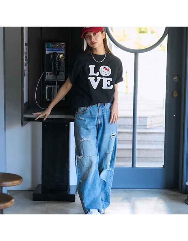 FREAKSTORE HELLO KITTY LOVE LOGO TEE – LIMITED RELEASE